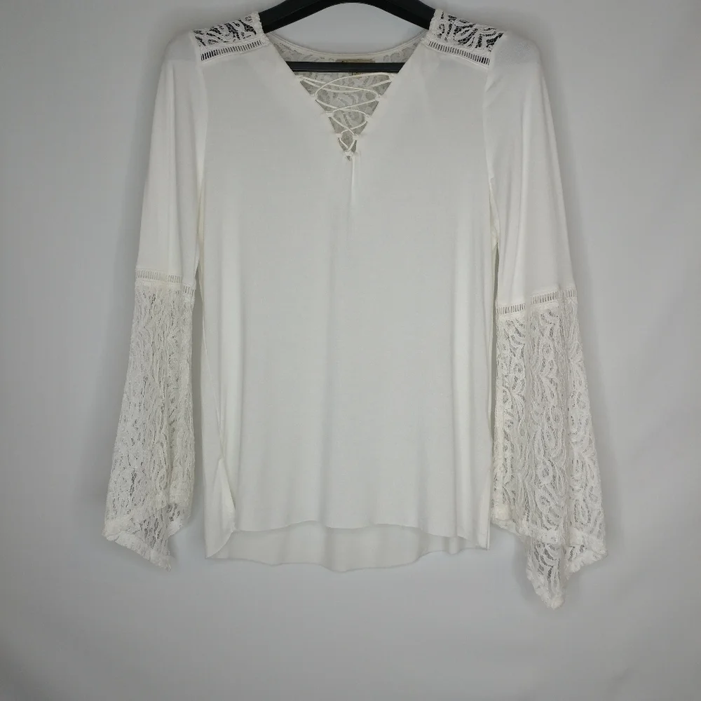 Democracy Women's Bell SLV V-Neck Lace Up Top - Picture 3 of 13
